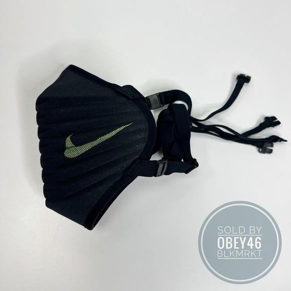 Nike Venturer Sports Performance Black Comfortable Straps